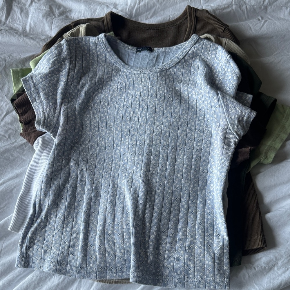 Brandy Melville Light Blue Floral Ribbed Short Sleeve Tee